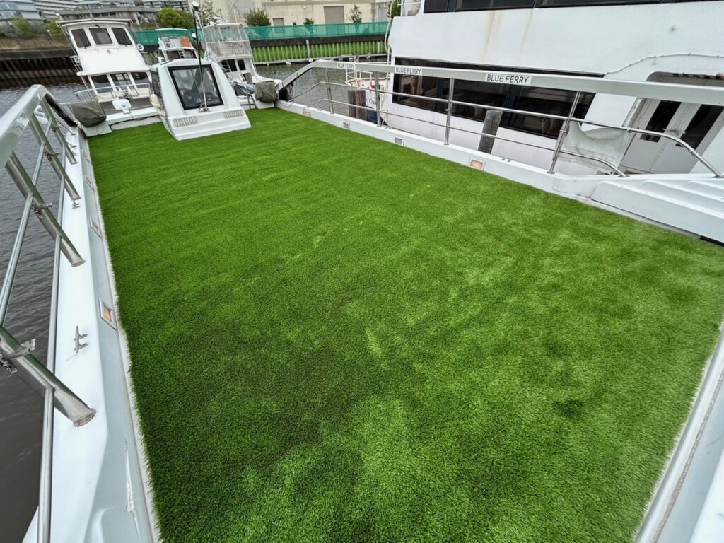 東京湾, フェリー, 人工芝, 施工後